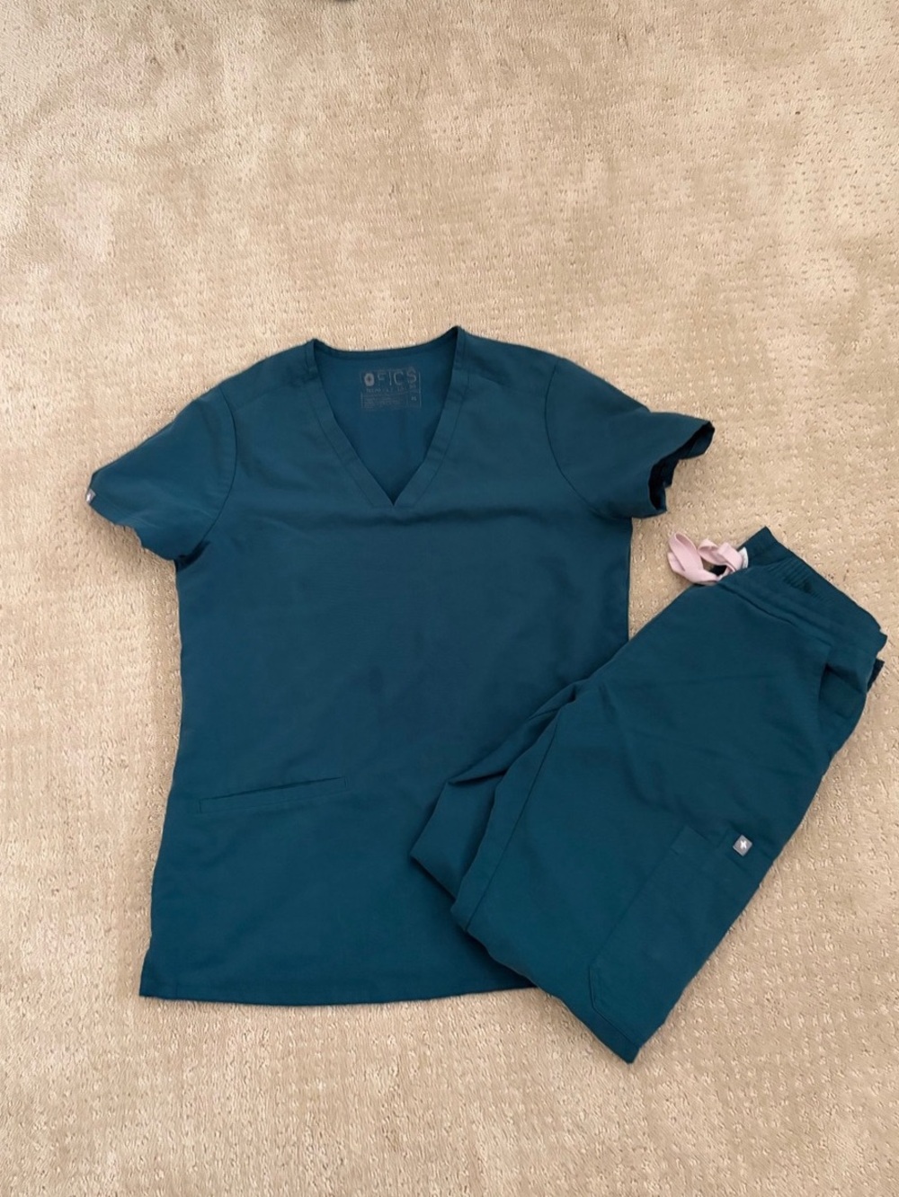 FIGS Scrub set in Caribbean blue XS